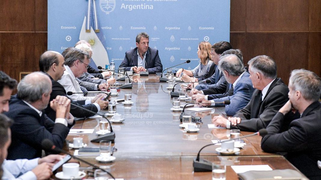 de-pedro-recibio-a-francos-por-la-transicion-en-interior-y-massa-reunio-a-su-equipo