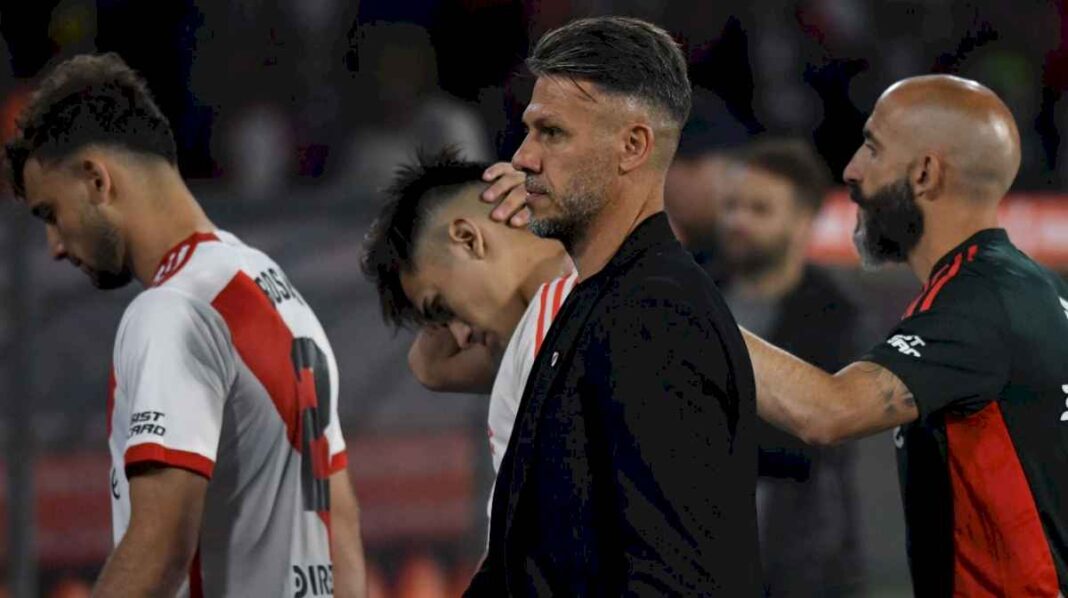 un-mar-de-dudas-en-river:-demichelis-piensa-el-equipo-para-el-superclasico-con-pocos-nombres-asegurados