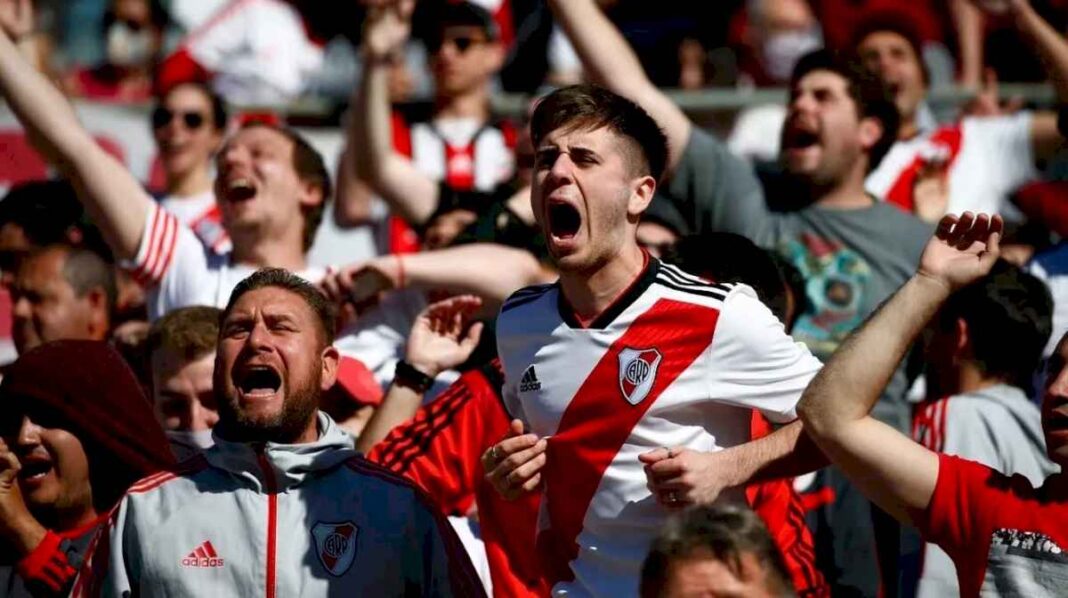 los-hinchas-de-river-pidieron-un-homenaje-para-un-jugador-de-boca-en-la-previa-al-superclasico:-una-placa