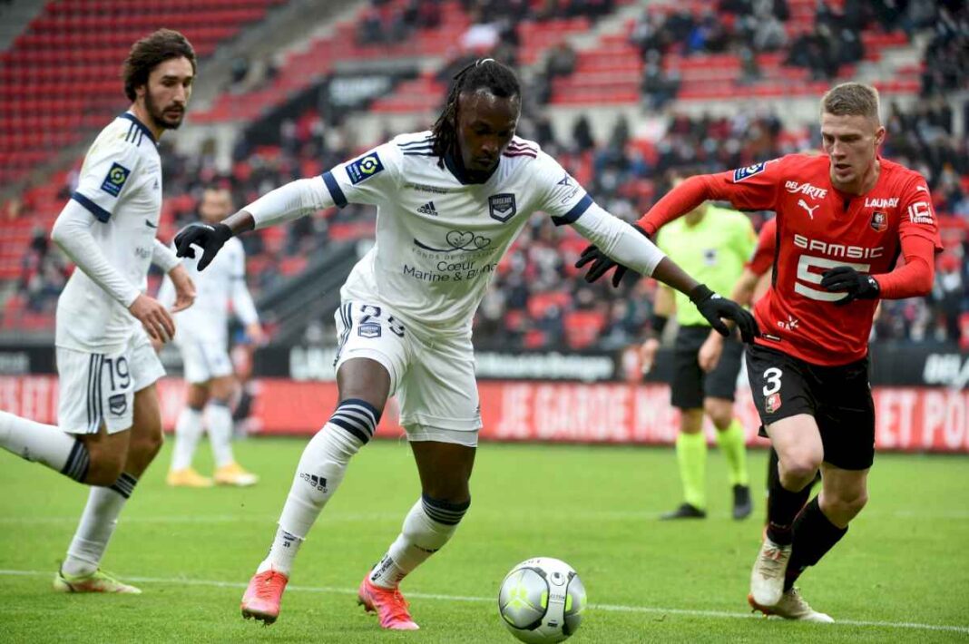 un-futbolista-quedo-en-coma-inducido-tras-un-choque-de-cabezas-en-un-partido-en-francia