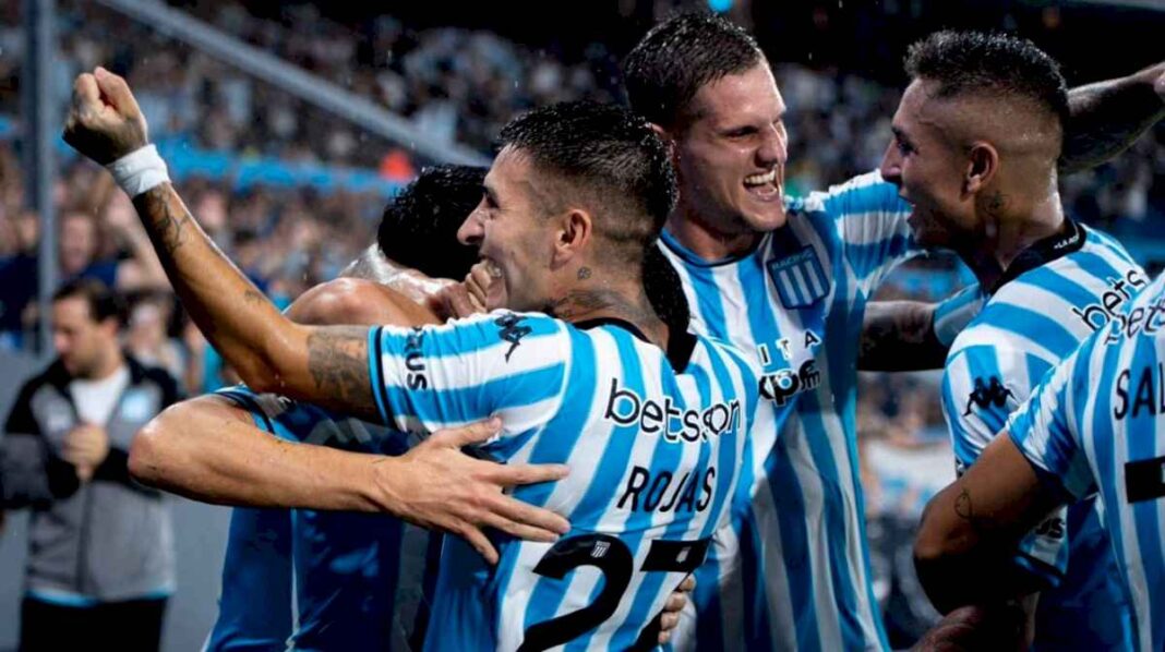 racing-enfrenta-a-san-martin-de-burzaco-en-su-debut-en-la-copa-argentina-2024:-empatan-0-0