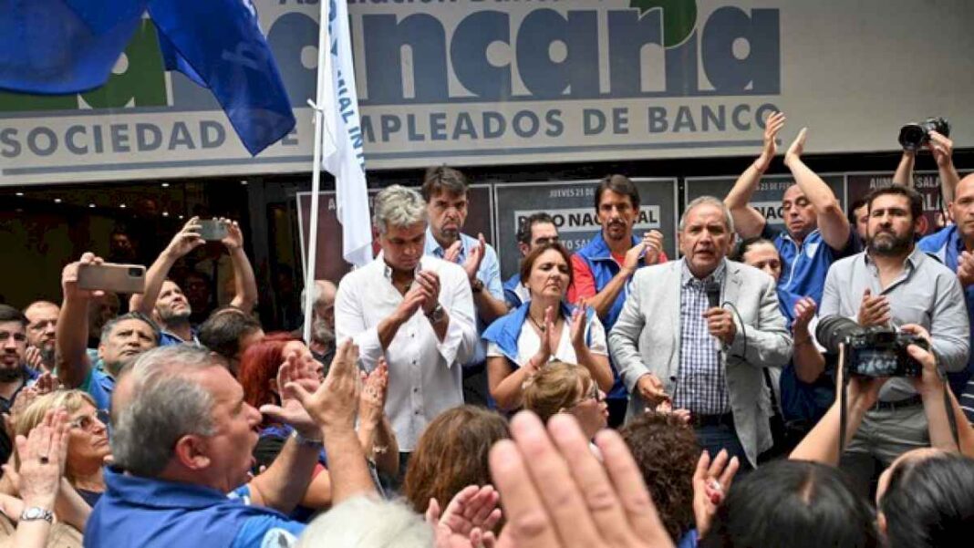 asociacion-bancaria,-en-estado-de-alerta-por-venta-del-hsbc-al-galicia:-temen-ola-de-despidos