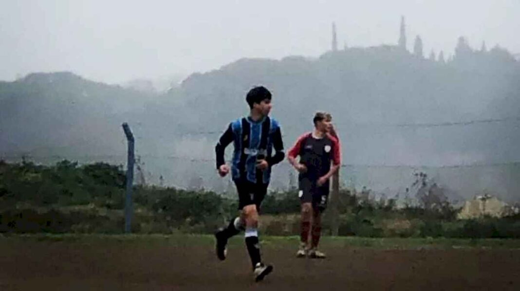 quien-era-tiago-cricenti,-el-jugador-de-16-anos-de-cambaceres-que-murio-tras-descompensarse-en-pleno-partido