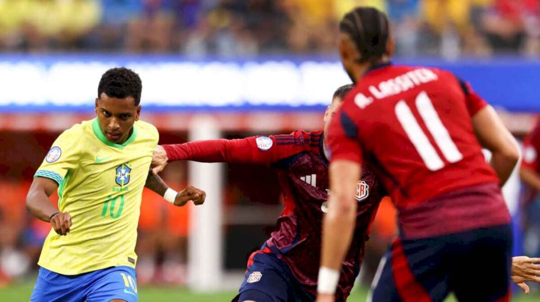 la-jugada-polemica-que-todo-brasil-reclamo-en-el-partido-ante-costa-rica-por-la-copa-america