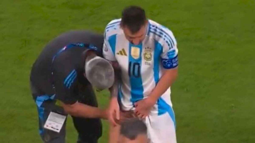 lionel-messi-asusto-a-todos:-tuvo-que-ser-atendido-por-el-medico-en-el-primer-tiempo-ante-chile