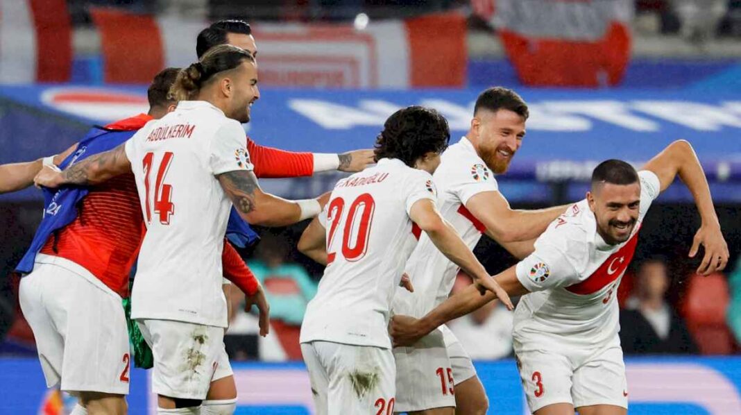 turquia-le-gano-2-1-en-un-partidazo-a-austria-y-se-clasifico-a-los-cuartos-de-final-de-la-eurocopa