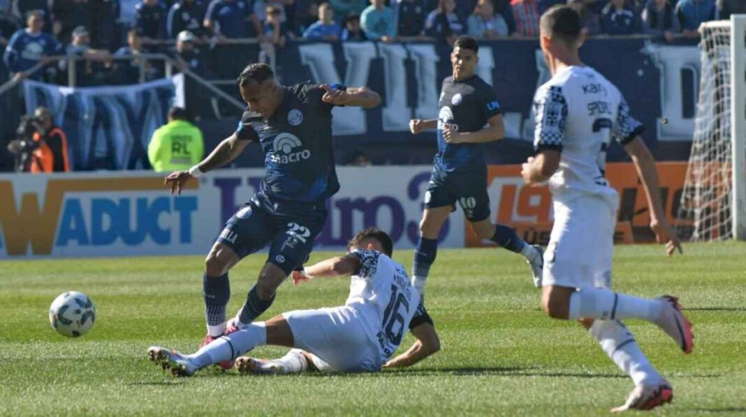 con-un-gol-de-sebastian-villa,-independiente-pierde-1-0-ante-independiente-rivadavia-por-la-liga-profesional