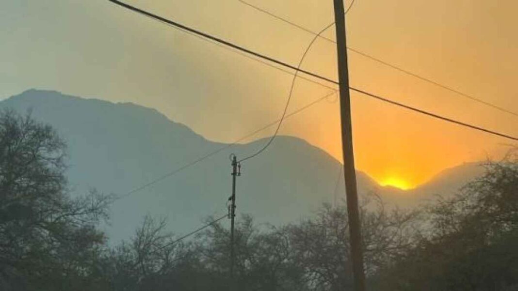 fuego-en-capilla-del-monte:-casas-quemadas-y-decenas-de-evacuados