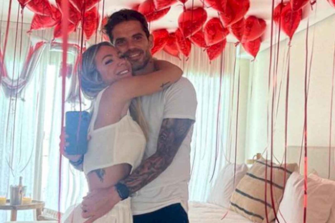 la-foto-que-compartio-la-novia-de-fernando-gago-y-que-alimento-los-rumores-de-su-llegada-a-boca