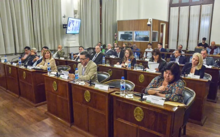 Dos senadoras no levantarían la mano a la hora de abortar la muerte del IOSPER.
