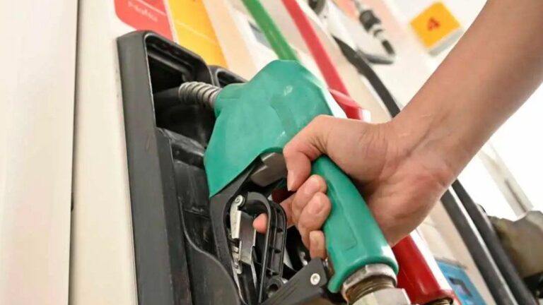 Suben los impuestos a los combustibles: cuándo aumenta la nafta