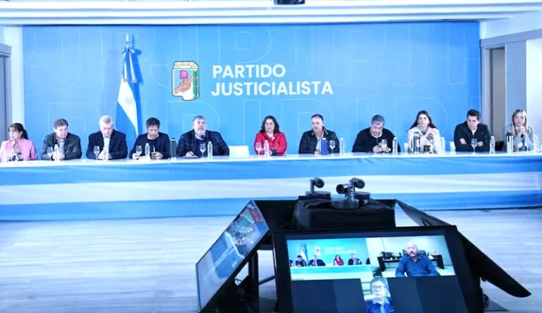 Y la lucha contra la proscripción política?: el peronismo solo piensa en las urnas y en 2027