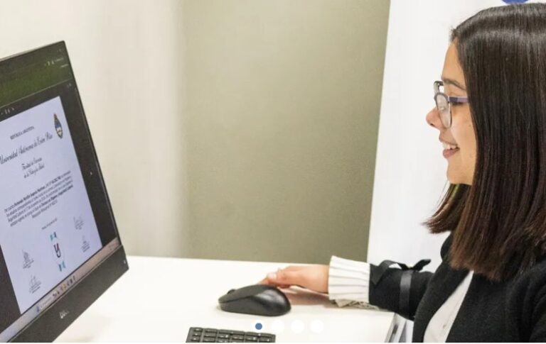 Una facultad de Uader otorga título digital en todas sus carreras