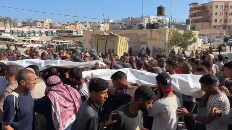 Las conversaciones para un alto el fuego entre Israel y Hamas se reanudaron el domingo en Doha