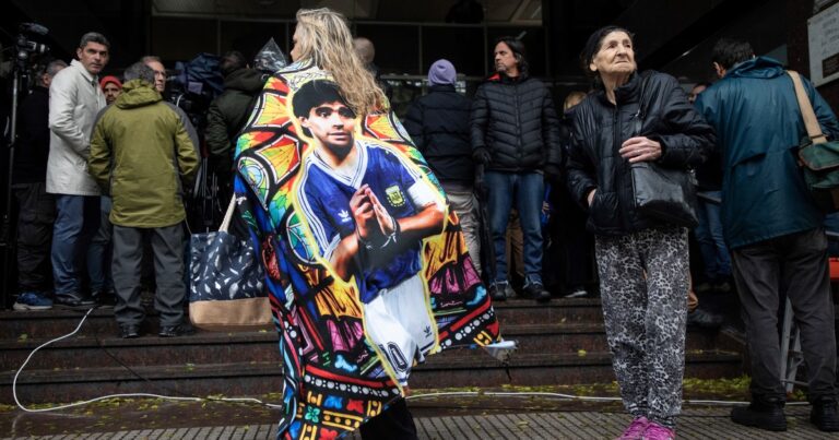 Juicio por la muerte de Diego Maradona: sortearon a un nuevo juez para completar el tribunal