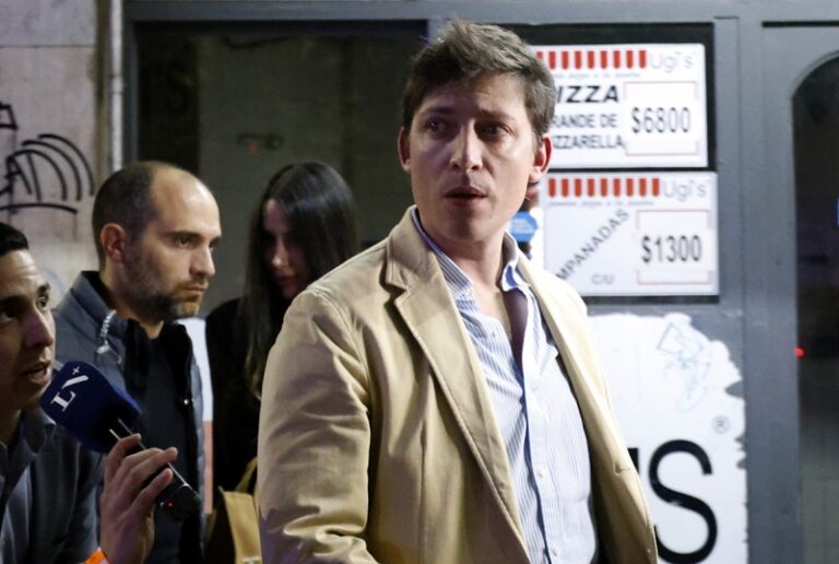 Pareja se atrincheró y solo le responde a Lule, los trolls de Caputo amenazan: «Si nos cagan rompemos con el Gobierno»