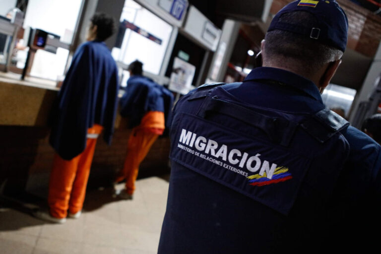 La deportación masiva tensó relaciones diplomáticas entre Ecuador y Colombia