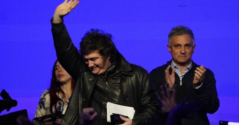 Javier Milei asimila con su gabinete el impacto de la derrota: por ahora dilata los cambios, pero avanza un «reordenamiento interno»