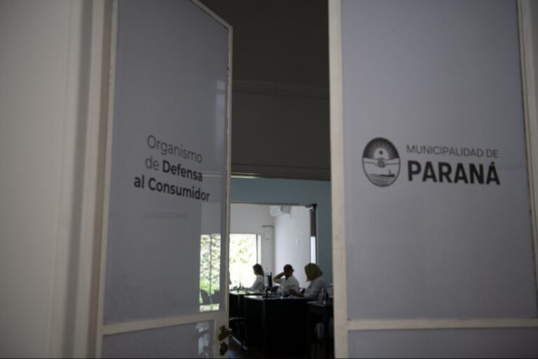 El Municipio garantiza la protección y el ejercicio de los derechos de los consumidores