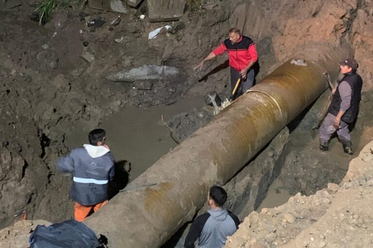 Intervención programada en un caño maestro de agua en Rondeau y Circunvalación
