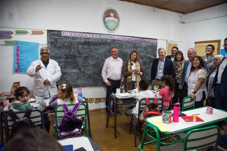 Frigerio anunció que el 100 % de las escuelas rurales tendrán conectividad