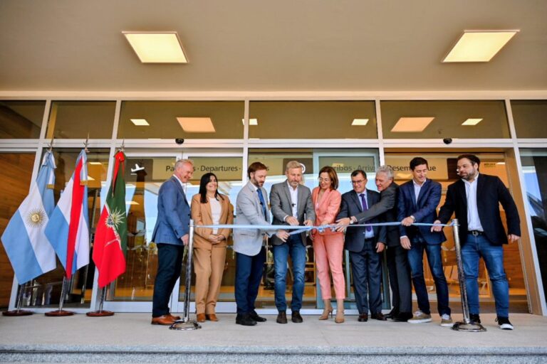 Frigerio inauguró el aeropuerto de Concordia