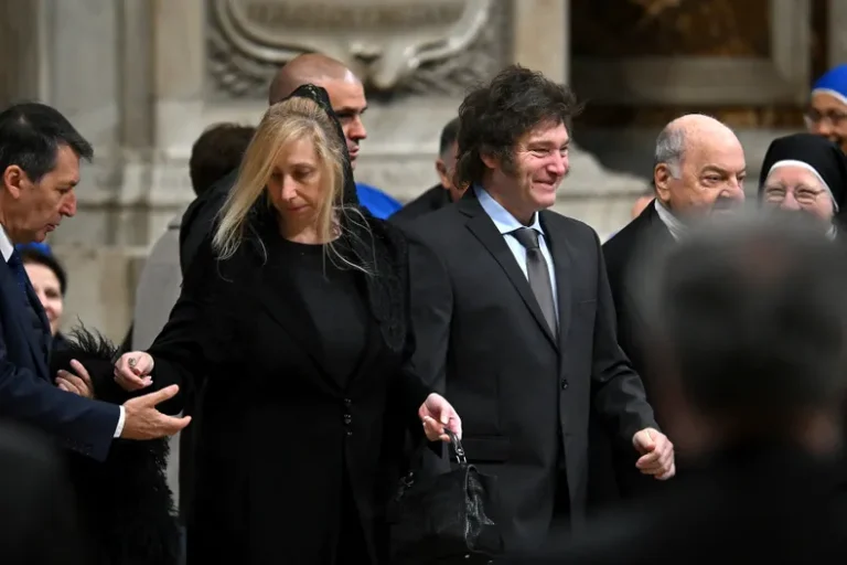 $LIBRA: la Justicia de Estados Unidos advirtió que Javier Milei y su hermana Karina podrían estar vinculados a los fondos