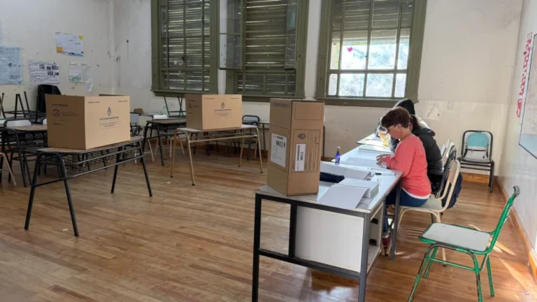 Así es la nueva forma de votación: fotos en Paraná