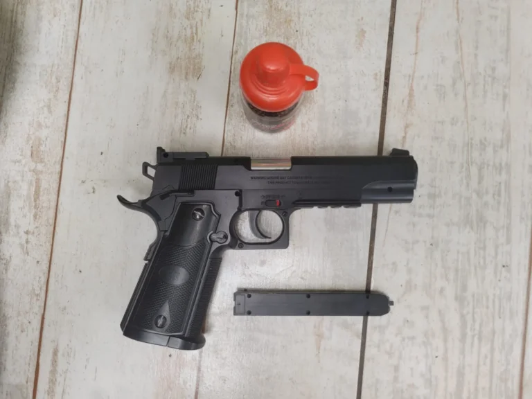 ALLANAMIENTO POSITIVO  SECUESTRO DE RÉPLICA DE ARMA