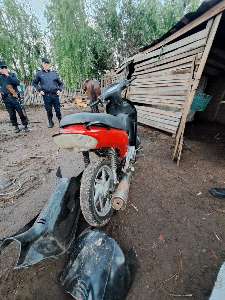 Allanamientos positivos: secuestro de motocicleta robada, cocaína y dos personas detenidas