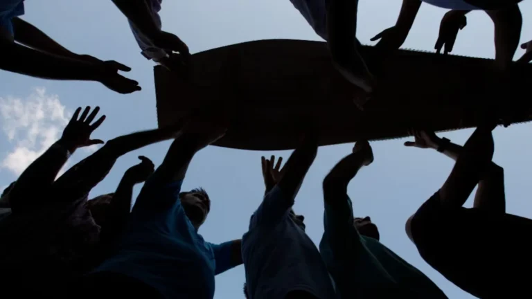 Safaris humanos: pagaban para ser francotiradores y matar civiles durante el sitio de Sarajevo