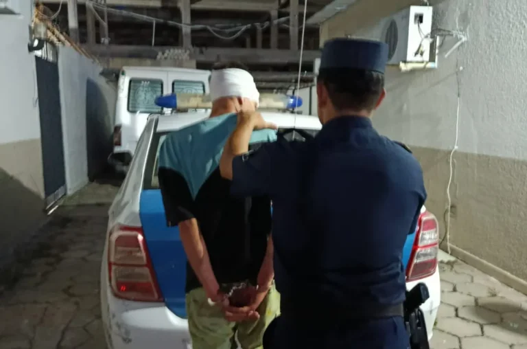 Por agredir a su madre, un joven fue detenido en Federación