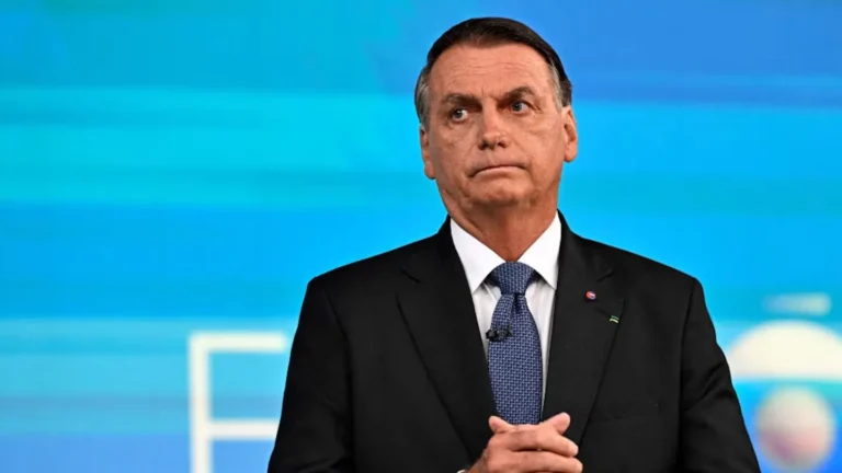 La Corte de Brasil definió que Bolsonaro siga en la cárcel tras el intento de sacarse la tobillera electrónica