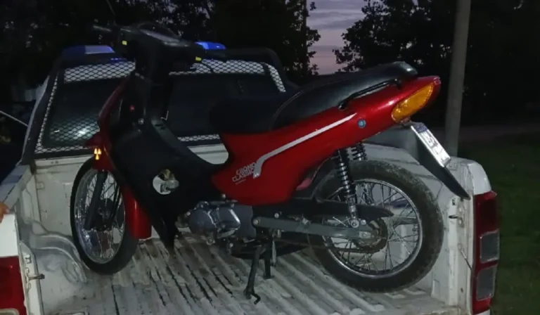 Le robaron la moto y le pidieron la transferencia: el ladrón la intercambió con gitanos