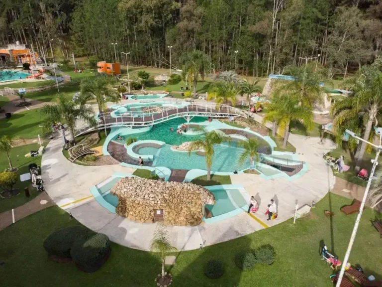 Dos accidentes simultáneos en las Termas del Ayuí pusieron en riesgo la vida de dos niños