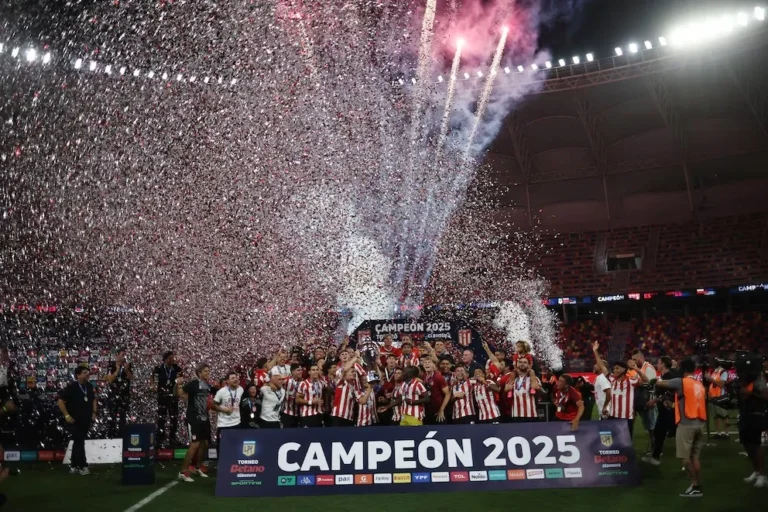 Estudiantes de La Plata venció a Racing en los penales y se coronó campeón del Torneo Clausura