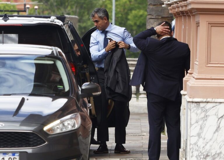 Interna en el gabinete: el ala política acusa a Sturzenegger de detonar la relación con la CGT