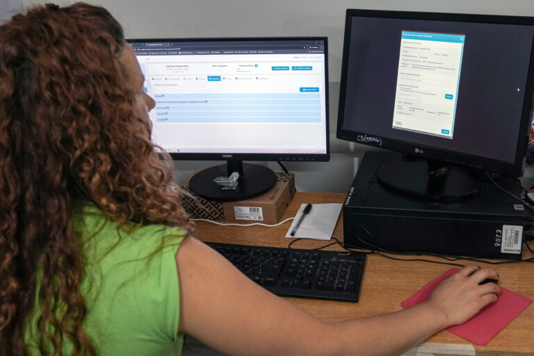 Salud continúa capacitando en receta electrónica a equipos de establecimientos públicos