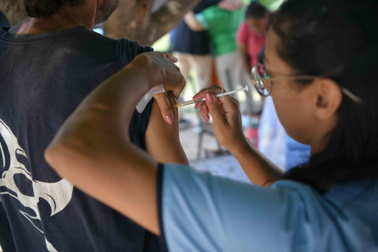 Continúa vacunación contra el sarampión