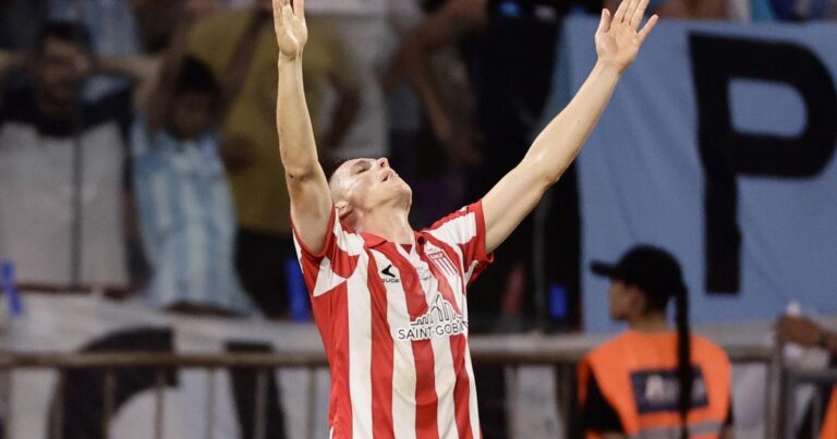 El podio histórico de Estudiantes en el que entró Guido Carrillo con su gol ante Ituzaingó