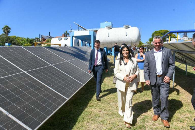 Aluani, en la inauguración del primer parque de energía solar fotovoltaica en Colón