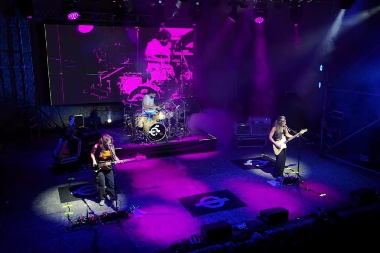 Eruca Sativa conquistó al público en la segunda noche de Música en el Anfiteatro