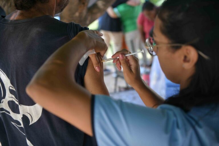 Continúa la vacunación contra el Sarampión en los barrios