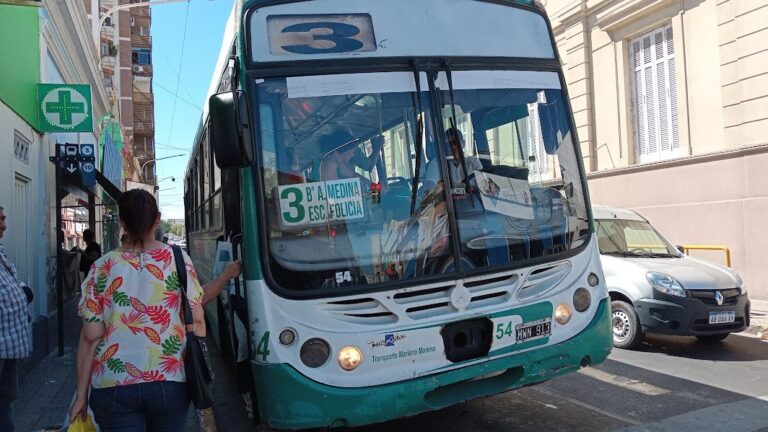 Vecinos juntan firmas por la exLínea 3