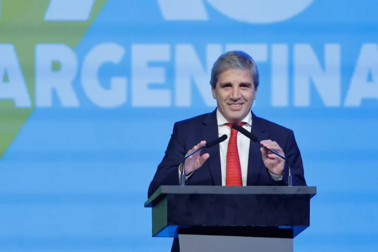 Caputo pidió sacar los dólares del colchón y Di Tullio le reclamó que traiga los suyos