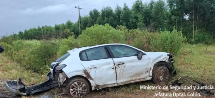 2930044-despisto-un-auto-en-la-ruta-14-cuatro-hospitalizados