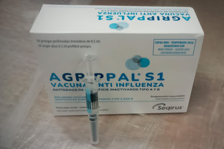 Recibieron las primeras dosis de vacuna antigripal y lanzan campaña