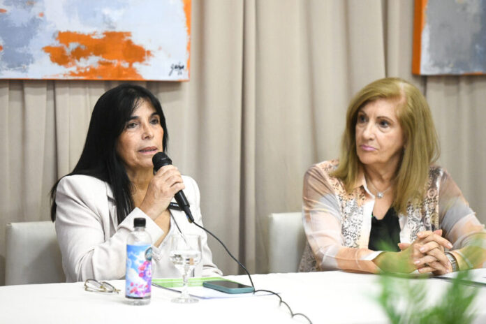 3073391-aluani-y-romero-encabezaron-un-encuentro-de-mujeres-y-politica-provincial