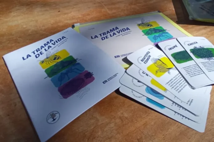 Entrega de kits del juego educativo La trama de la vida en el Parque Escolar Rural Enrique Berduc.