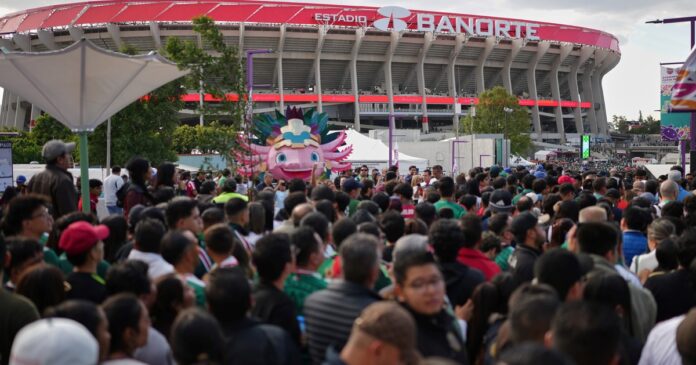 Trágica muerte de un hincha en la reapertura del Estadio Azteca
